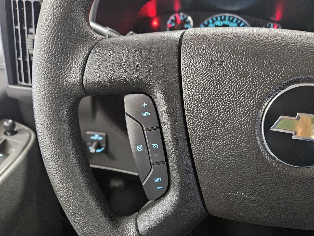 Chevrolet Express Cargo Van RWD 2500 135" 2024