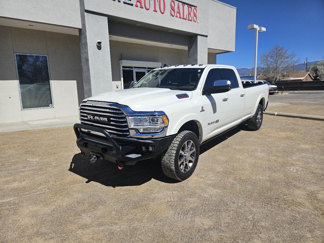 2022 RAM 3500 Limited Longhorn 4x4 Crew Cab 8' Box