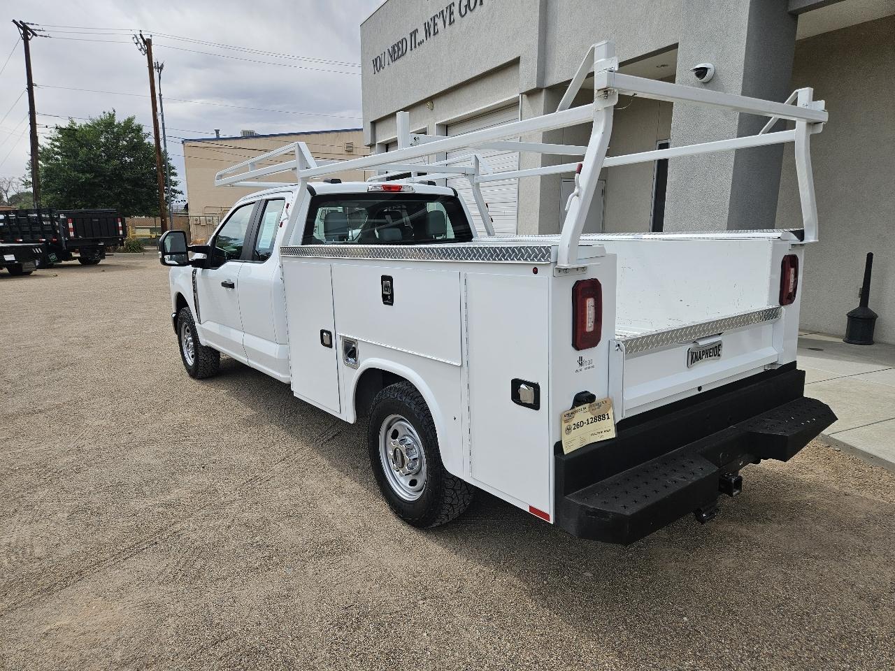 Ford Super Duty F-250 SRW XL 2WD SuperCab 8' Box 2023