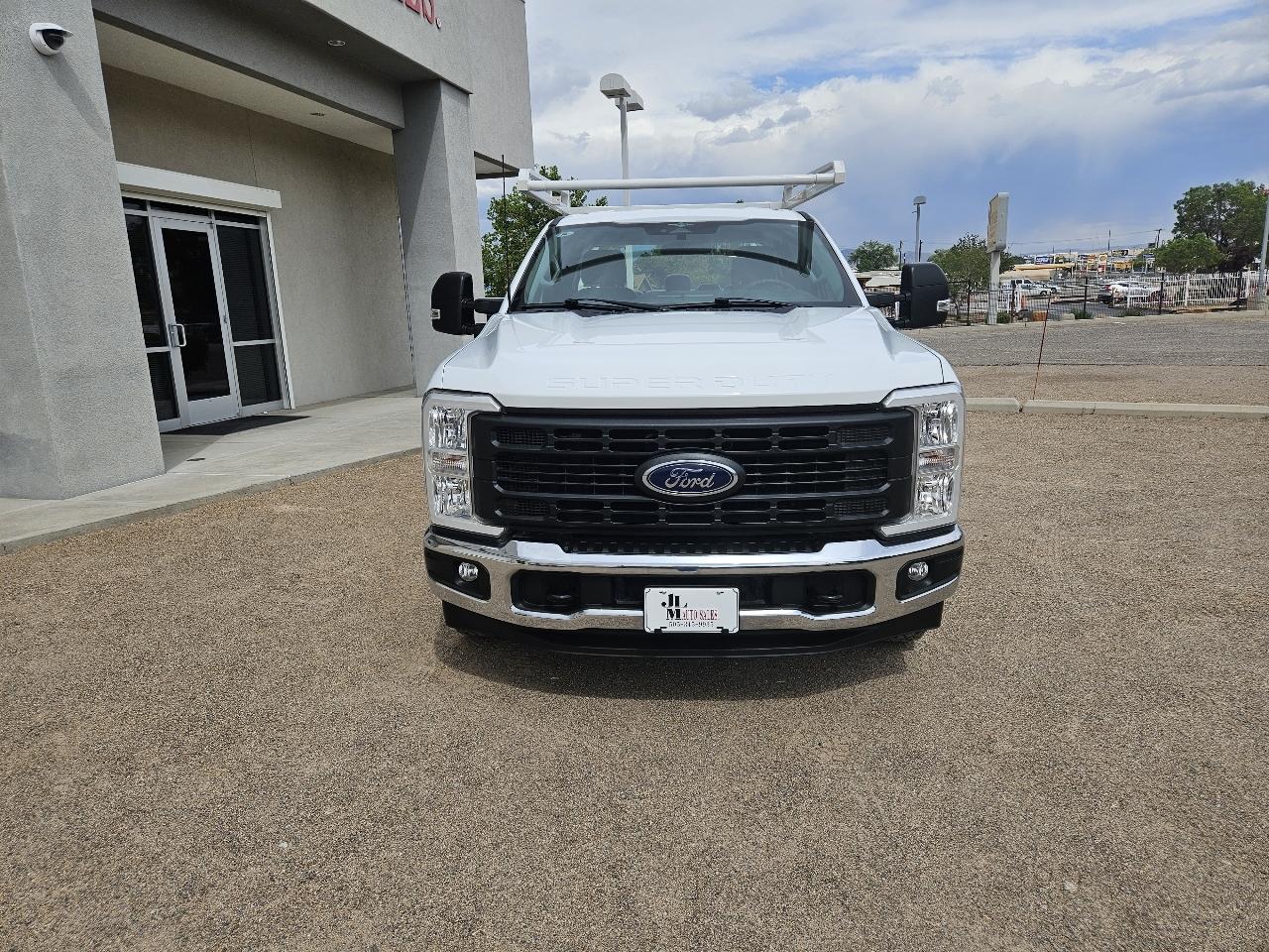 Ford Super Duty F-250 SRW XL 2WD SuperCab 8' Box 2023