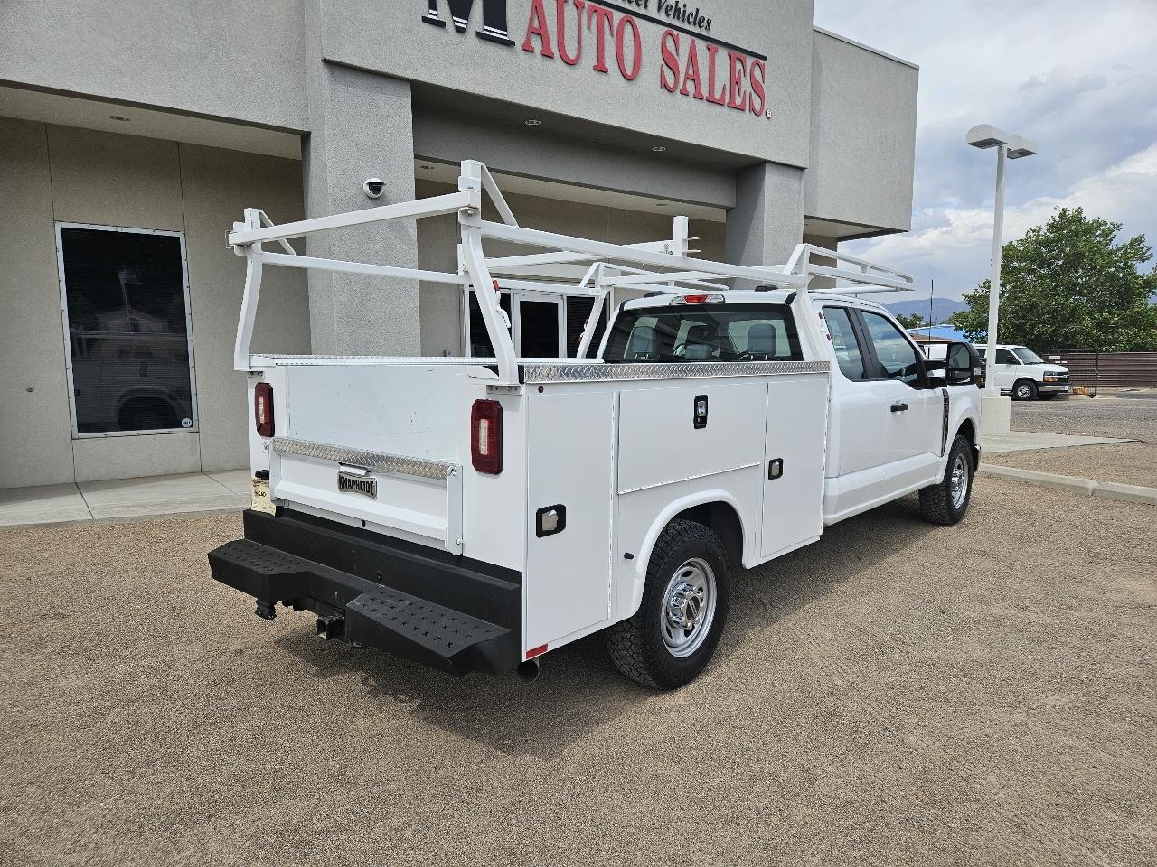 Ford Super Duty F-250 SRW XL 2WD SuperCab 8' Box 2023
