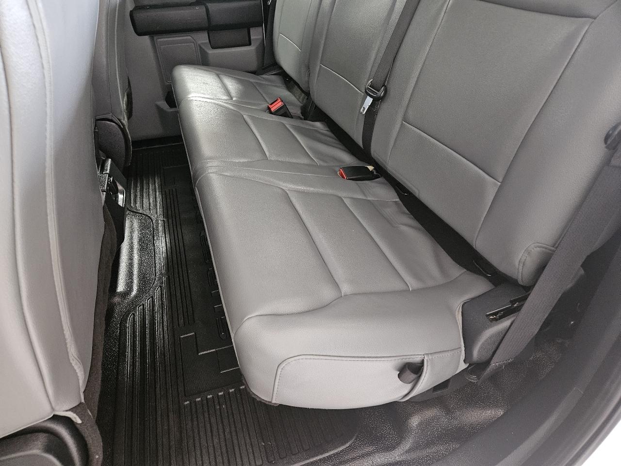 Ford Super Duty F-250 SRW XL 2WD SuperCab 8' Box 2023