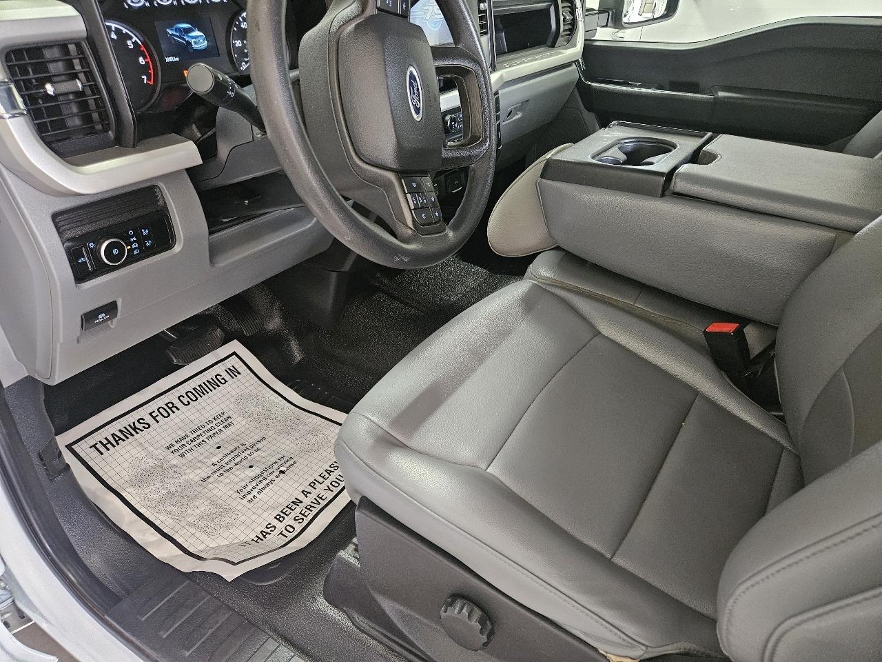 Ford Super Duty F-250 SRW XL 2WD SuperCab 8' Box 2023