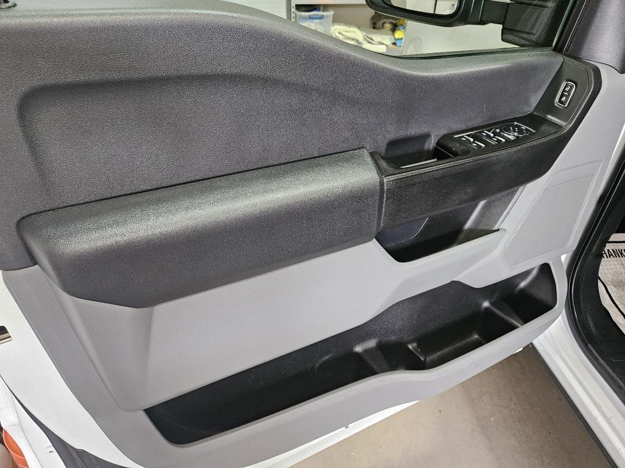 Ford Super Duty F-250 SRW XL 2WD SuperCab 8' Box 2023