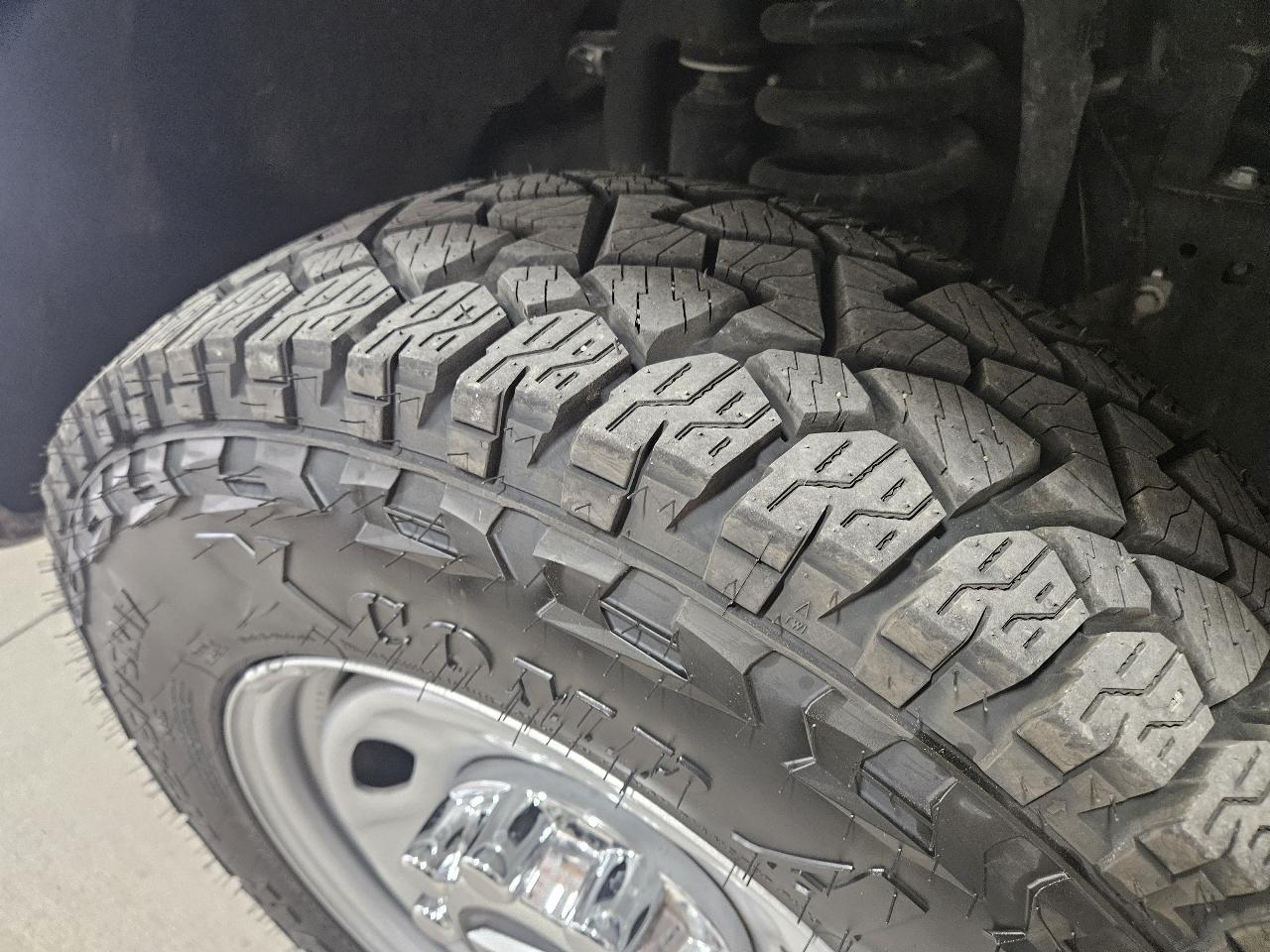 Ford Super Duty F-250 SRW XL 2WD SuperCab 8' Box 2023