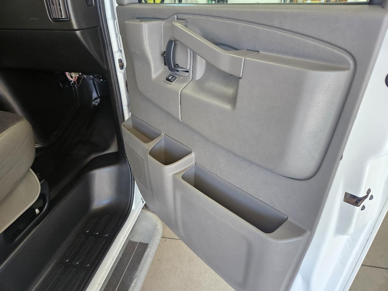 Chevrolet Express Cargo Van RWD 2500 135" 2024