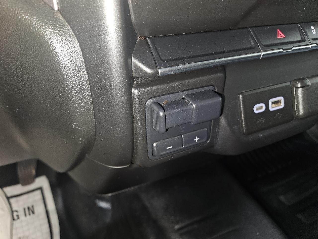 Chevrolet Silverado 2500HD 2WD Reg Cab 142" Work Truck 2023