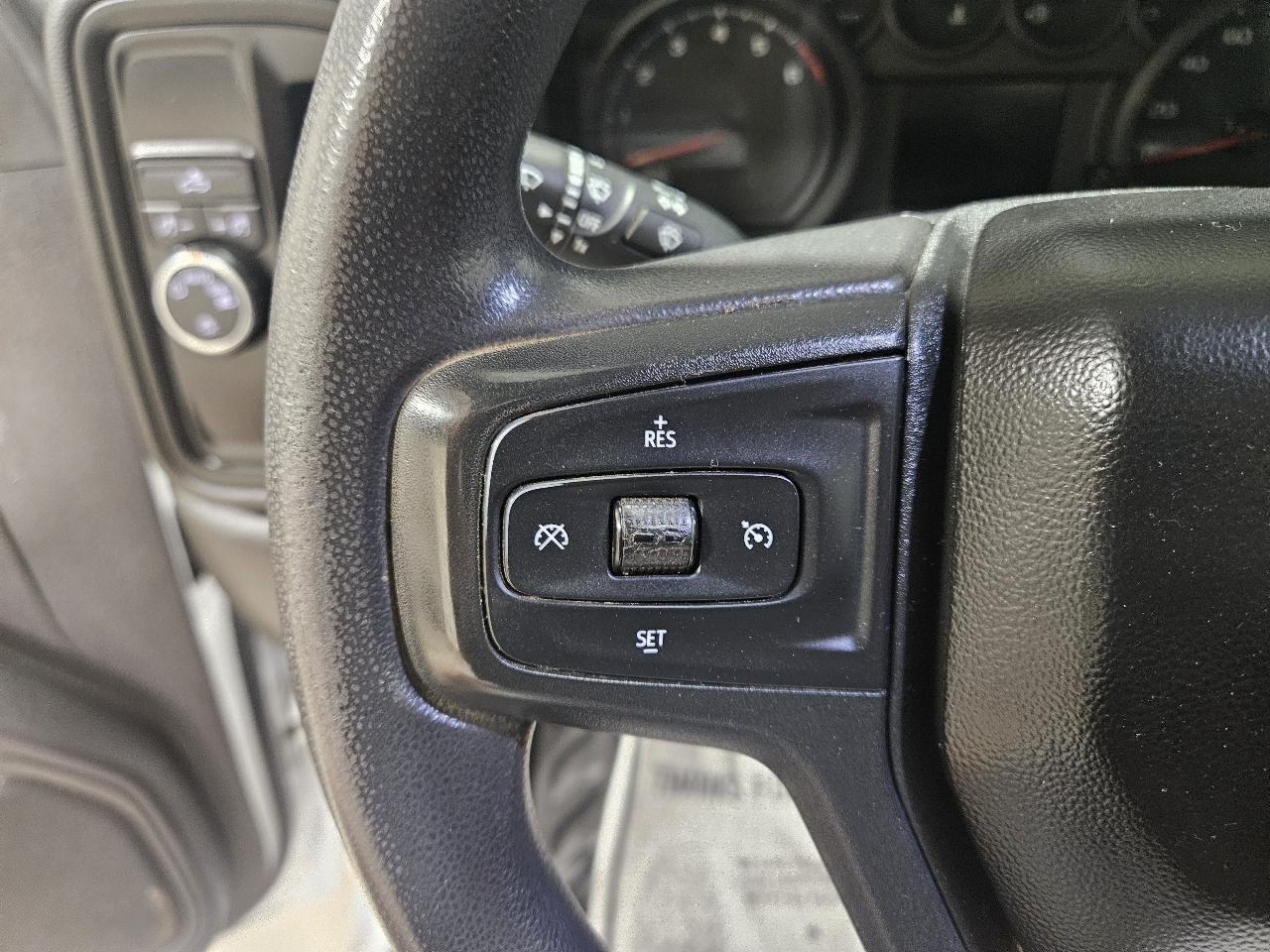 Chevrolet Silverado 2500HD 2WD Reg Cab 142" Work Truck 2023