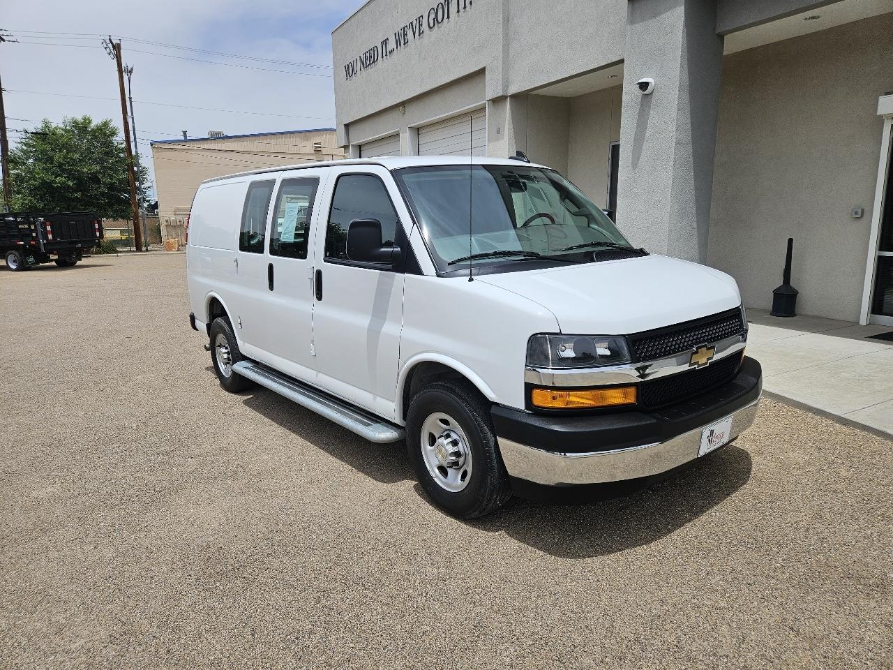 Chevrolet Express Cargo Van RWD 2500 135" 2024