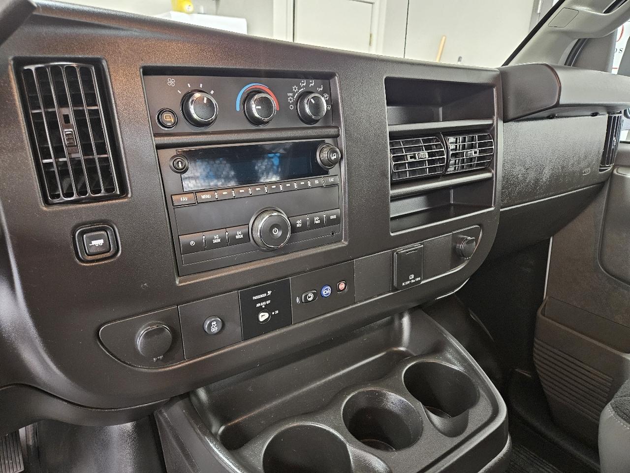 Chevrolet Express Cargo Van RWD 2500 135" 2024