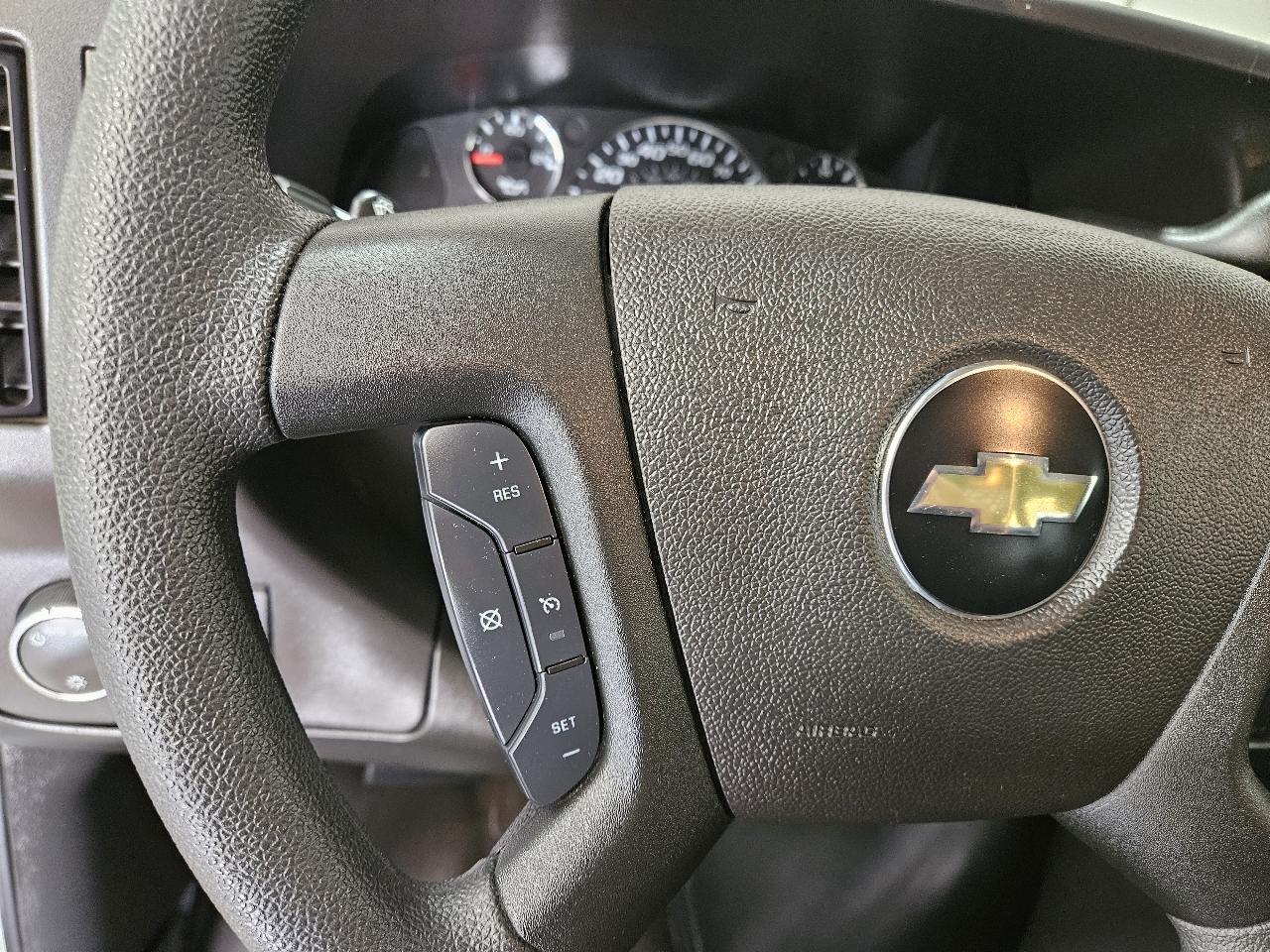 Chevrolet Express Cargo Van RWD 2500 135" 2024