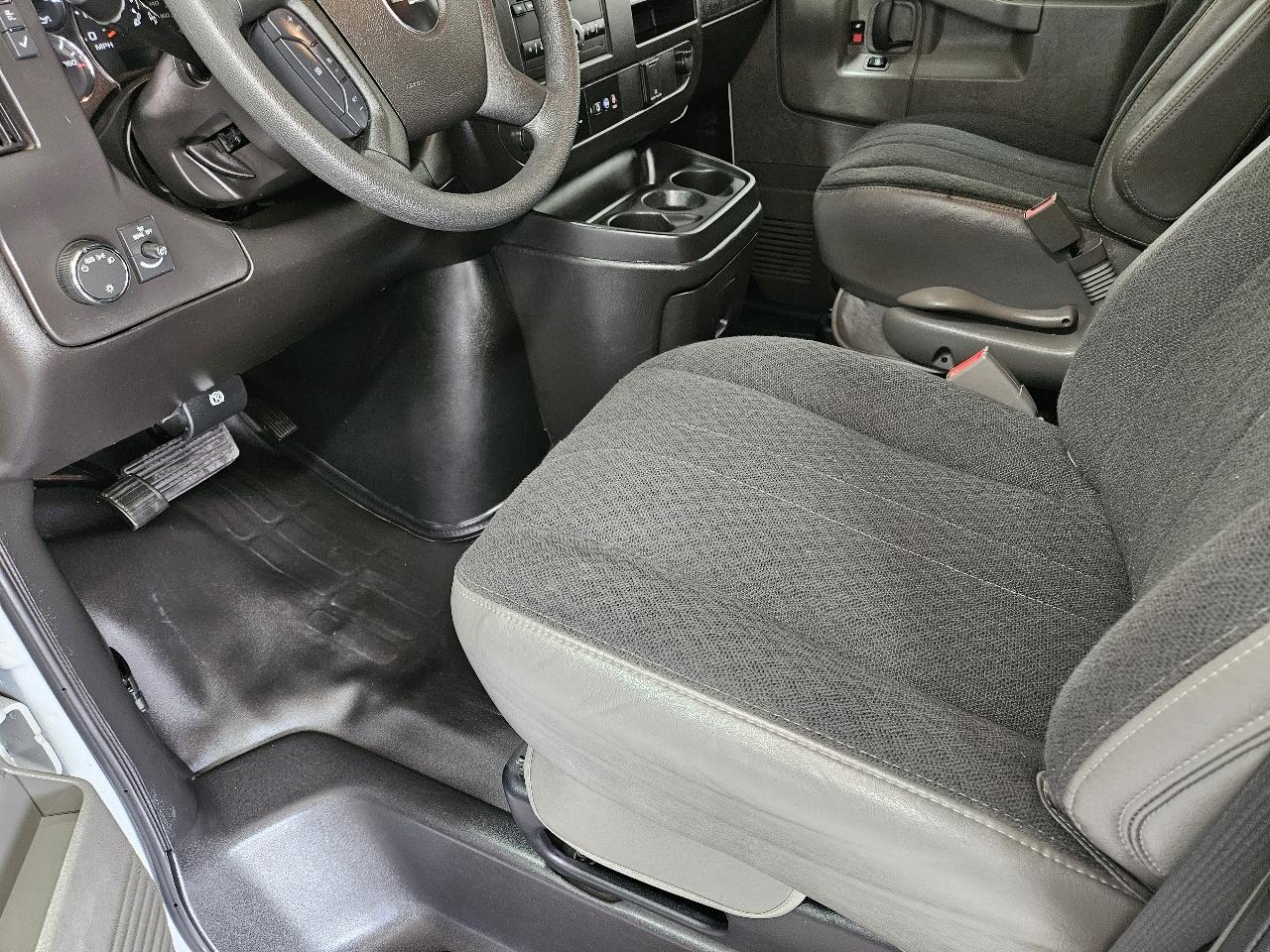 Chevrolet Express Cargo Van RWD 2500 135" 2024