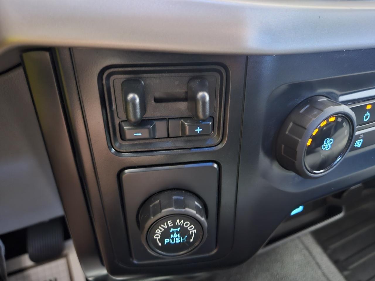 Ford F-150 XL 2WD SuperCrew 6.5' Box 2023