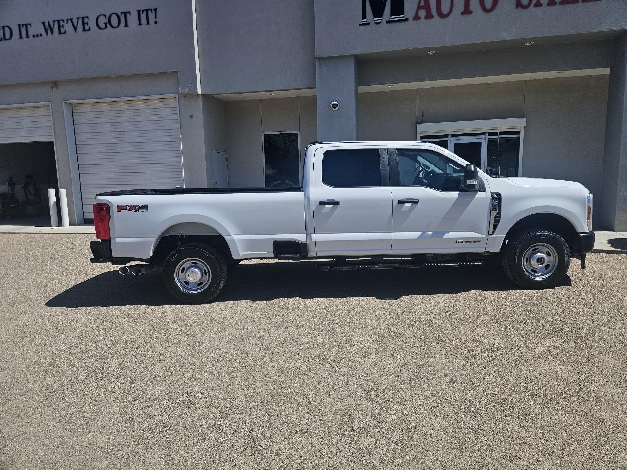 Ford Super Duty F-250 SRW XL 4WD Crew Cab 8' Box 2025