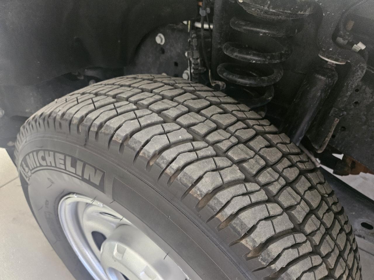 Ford Super Duty F-250 SRW XL 4WD Crew Cab 8' Box 2025