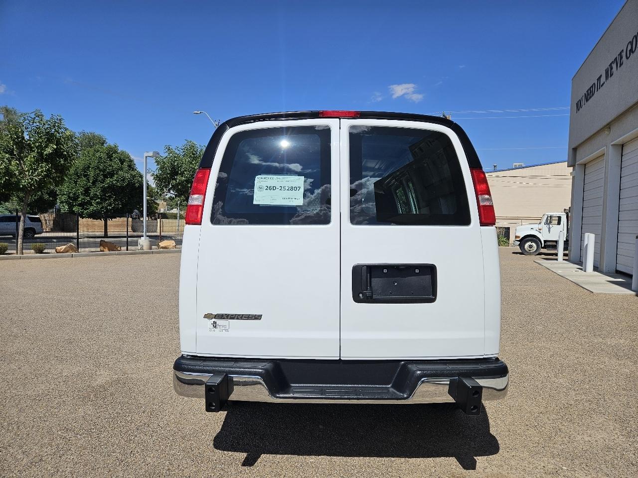 Chevrolet Express Cargo Van RWD 2500 135" 2025