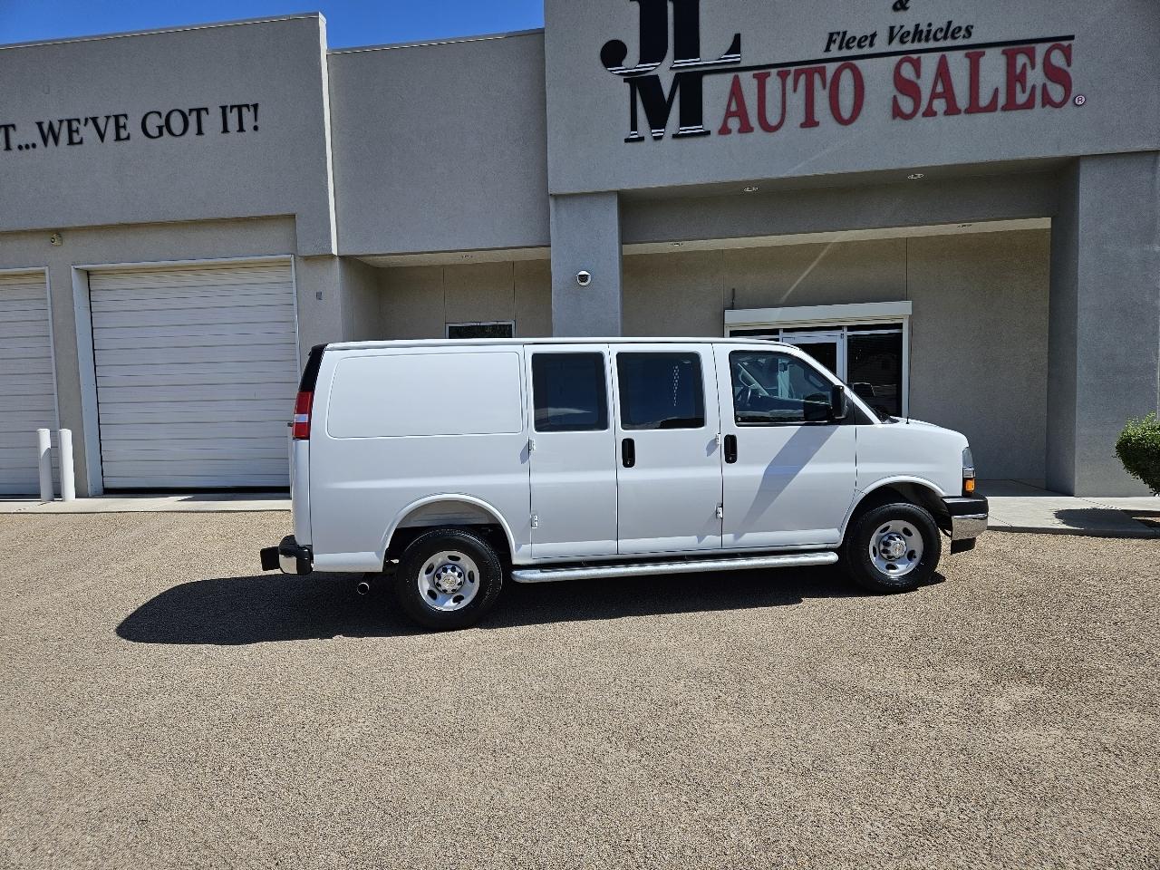 Chevrolet Express Cargo Van RWD 2500 135" 2025