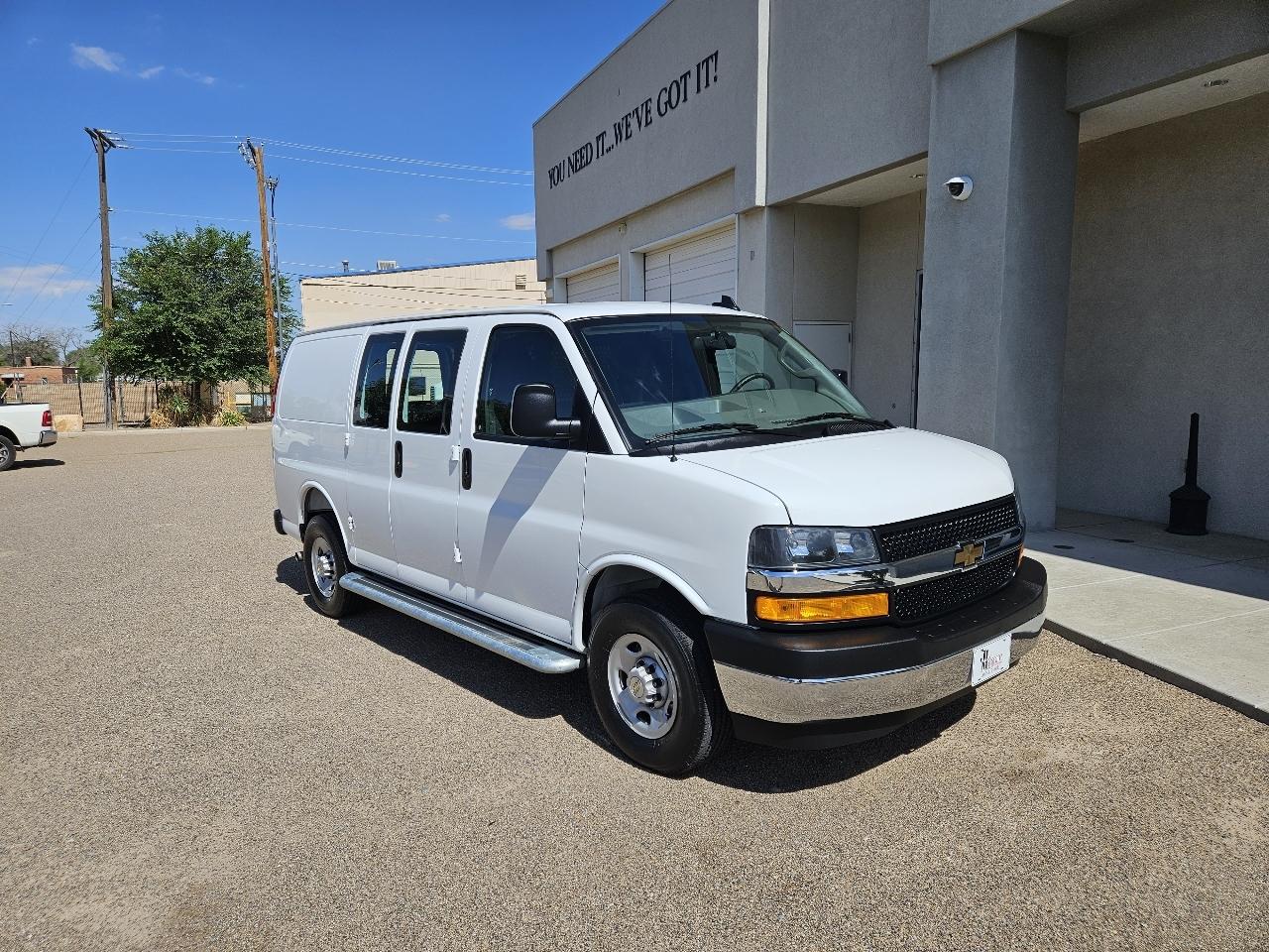 Chevrolet Express Cargo Van RWD 2500 135" 2025