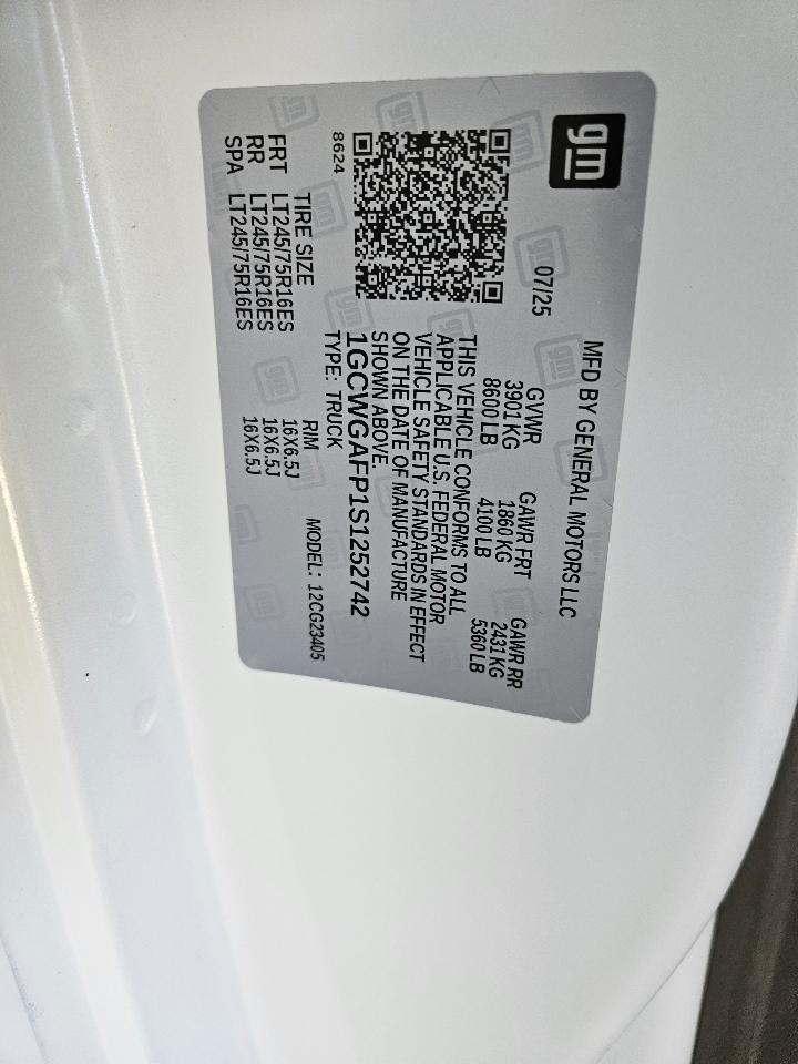Chevrolet Express Cargo Van RWD 2500 135" 2025
