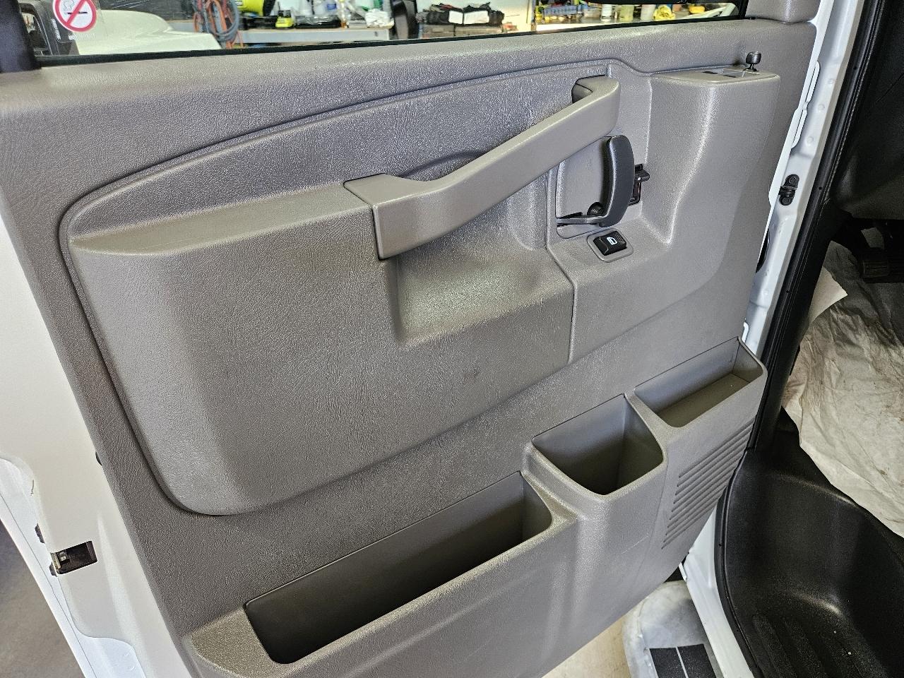 Chevrolet Express Cargo Van RWD 2500 135" 2025