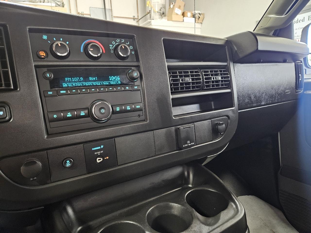 Chevrolet Express Cargo Van RWD 2500 135" 2025