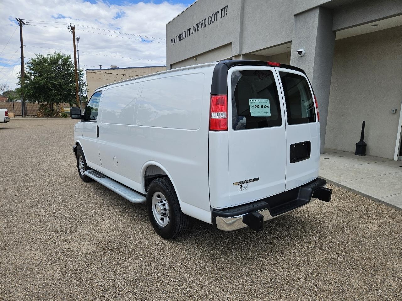 Chevrolet Express Cargo Van RWD 2500 135" 2025
