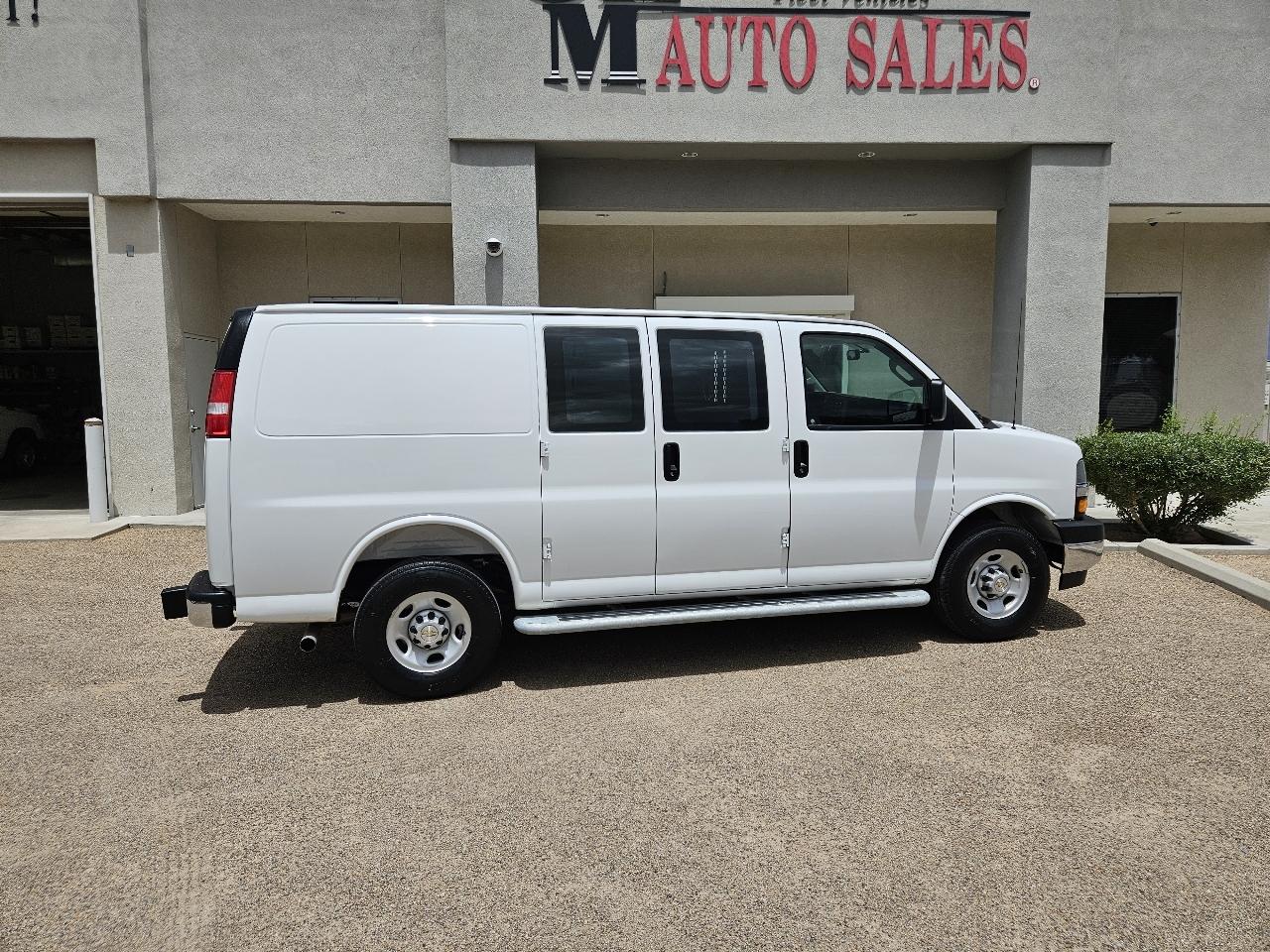 Chevrolet Express Cargo Van RWD 2500 135" 2025