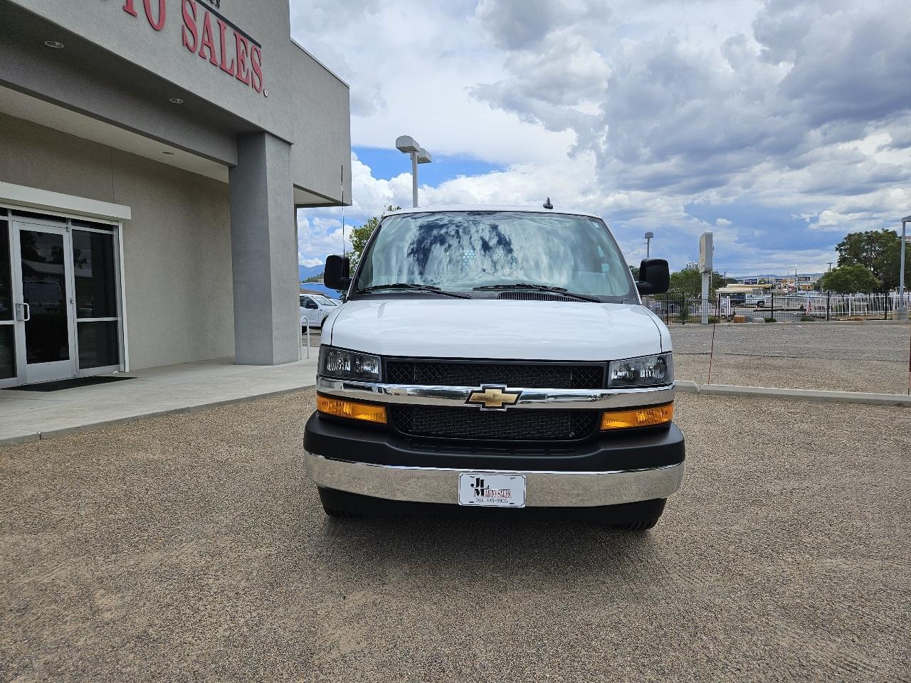 Chevrolet Express Cargo Van RWD 2500 135" 2025