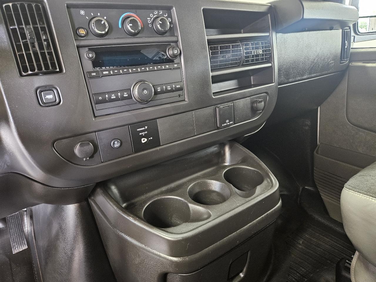 Chevrolet Express Cargo Van RWD 2500 135" 2025