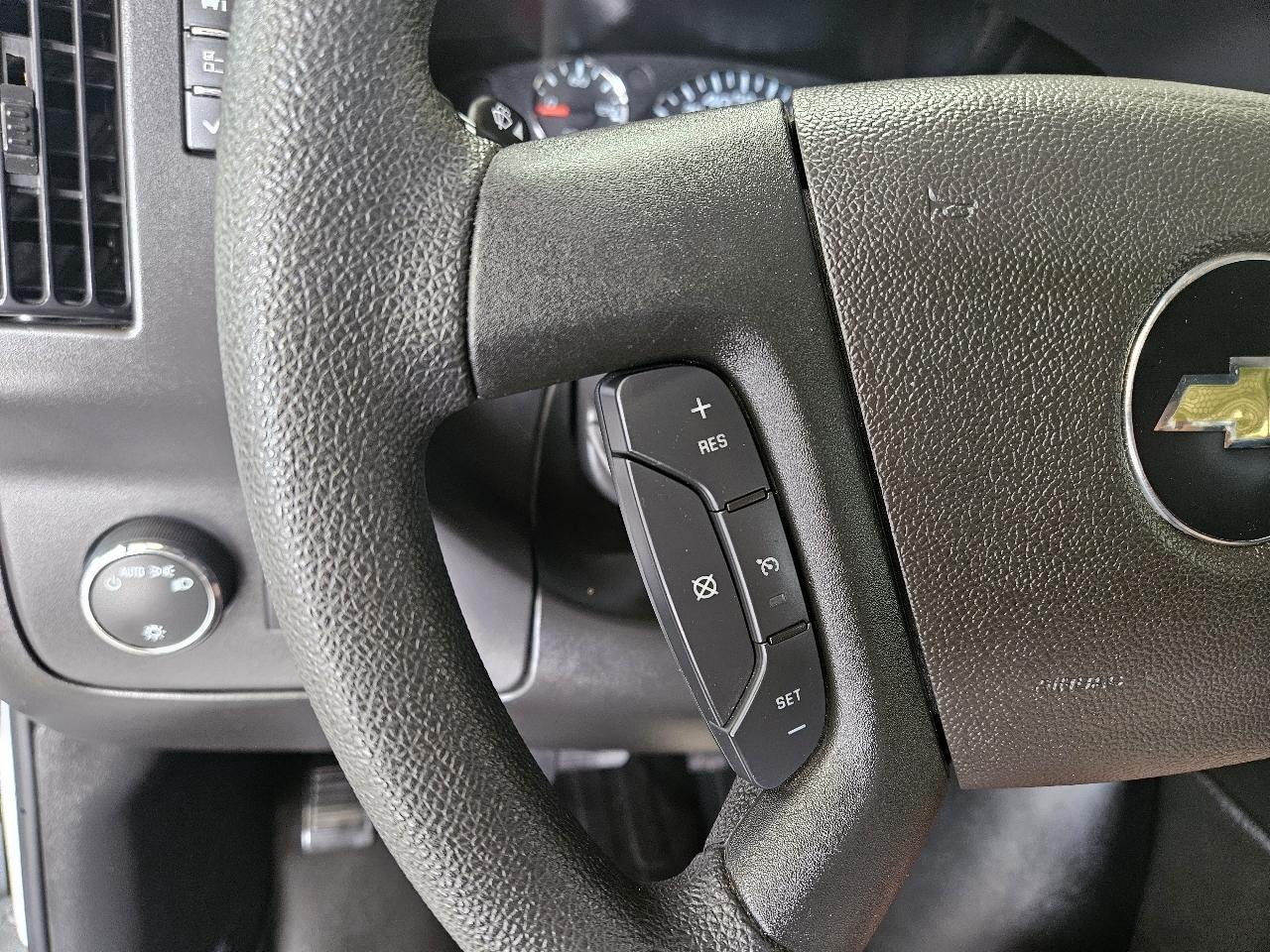 Chevrolet Express Cargo Van RWD 2500 135" 2025