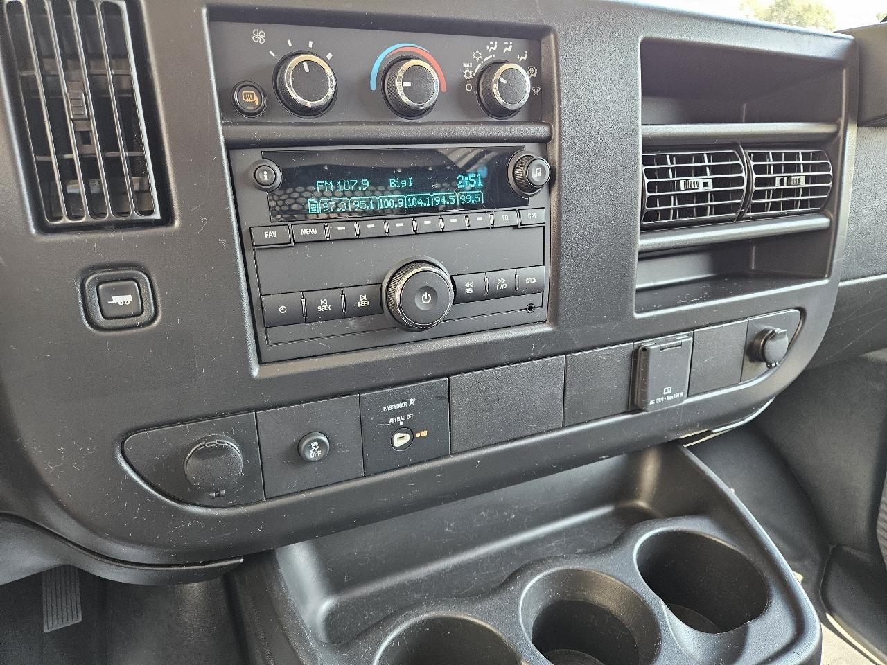 GMC Savana Cargo Van RWD 2500 135" 2025