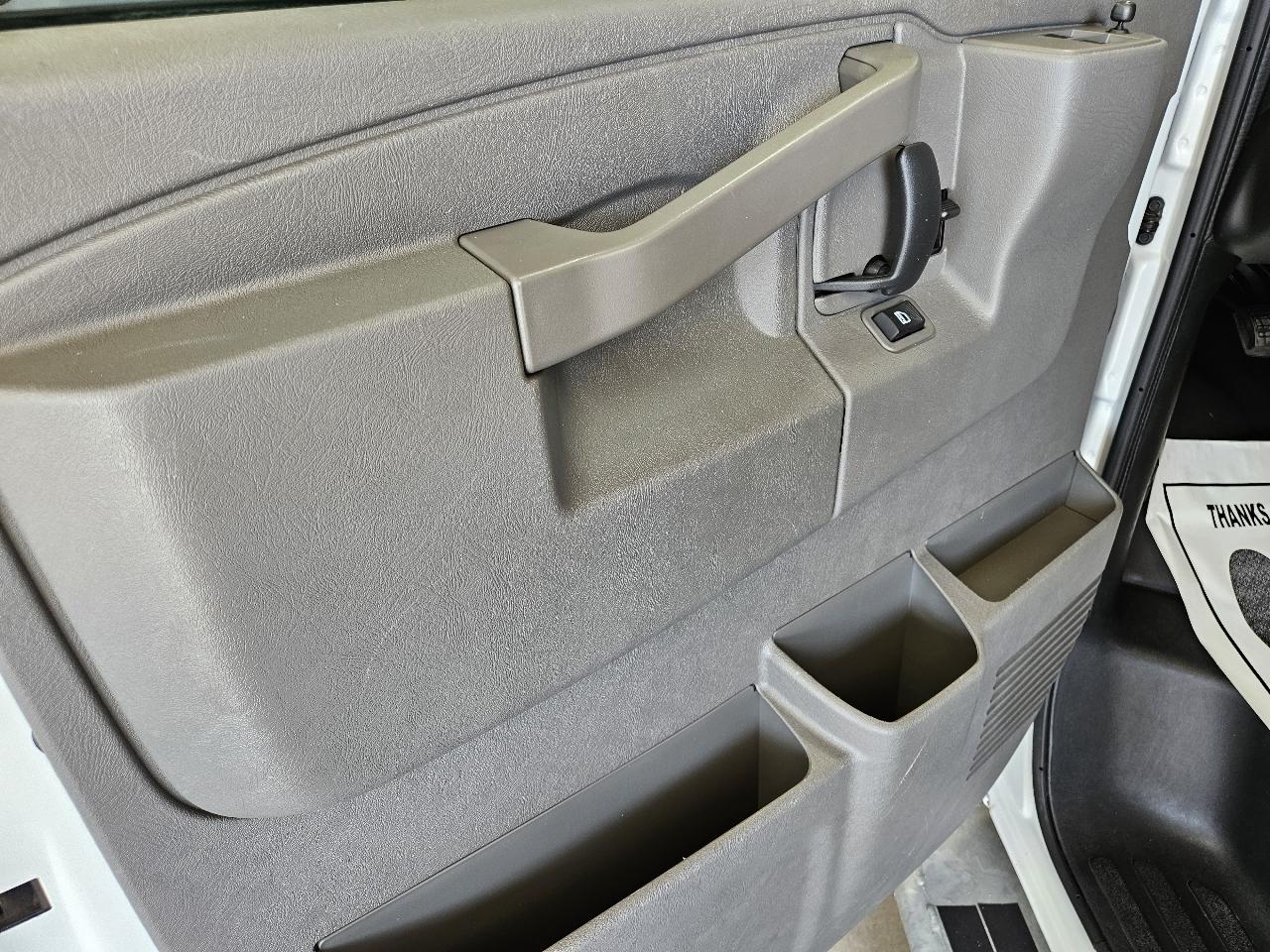 GMC Savana Cargo Van RWD 2500 135" 2025