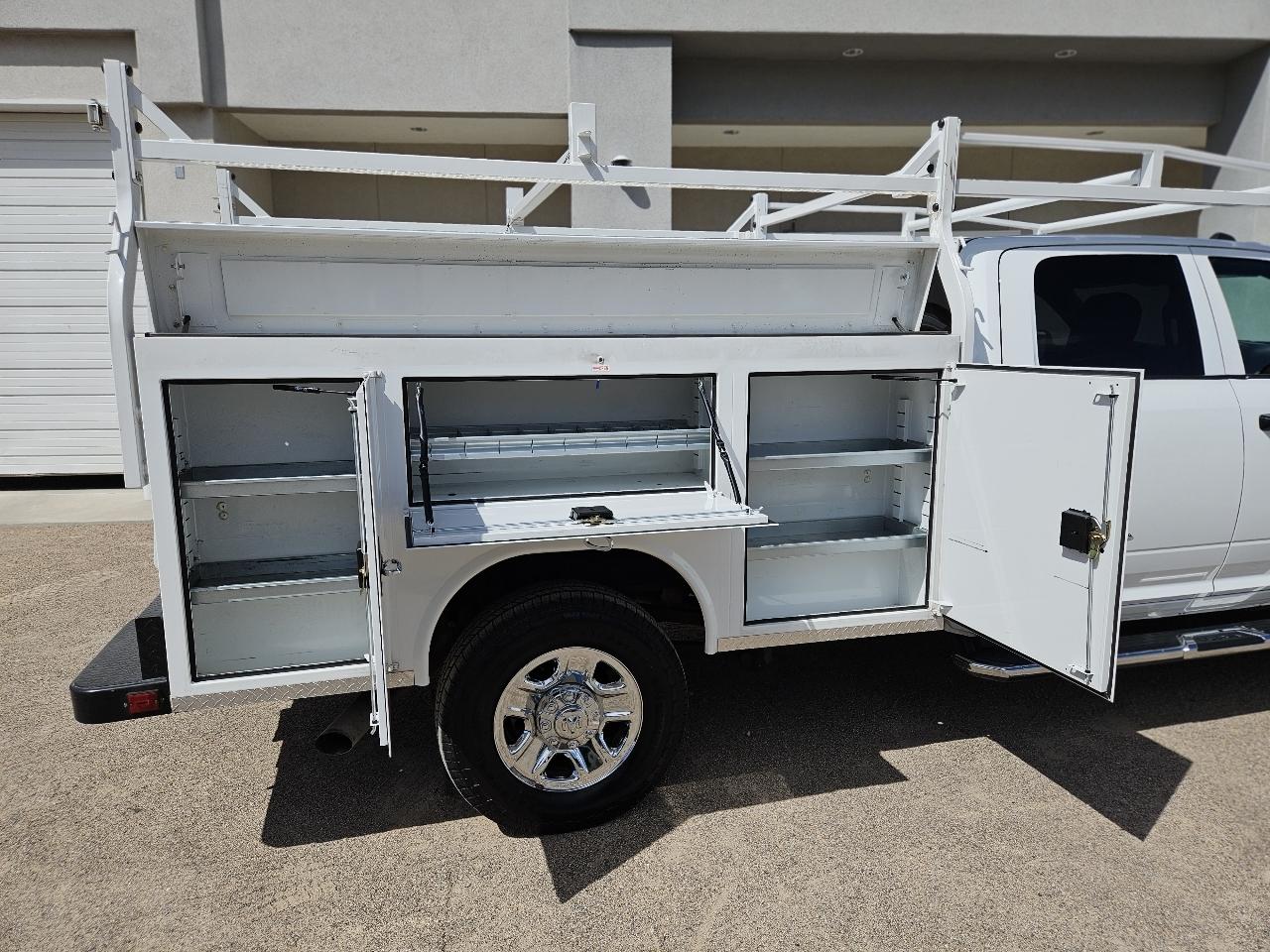 RAM 2500 Tradesman 4x4 Crew Cab 8' Box 2022
