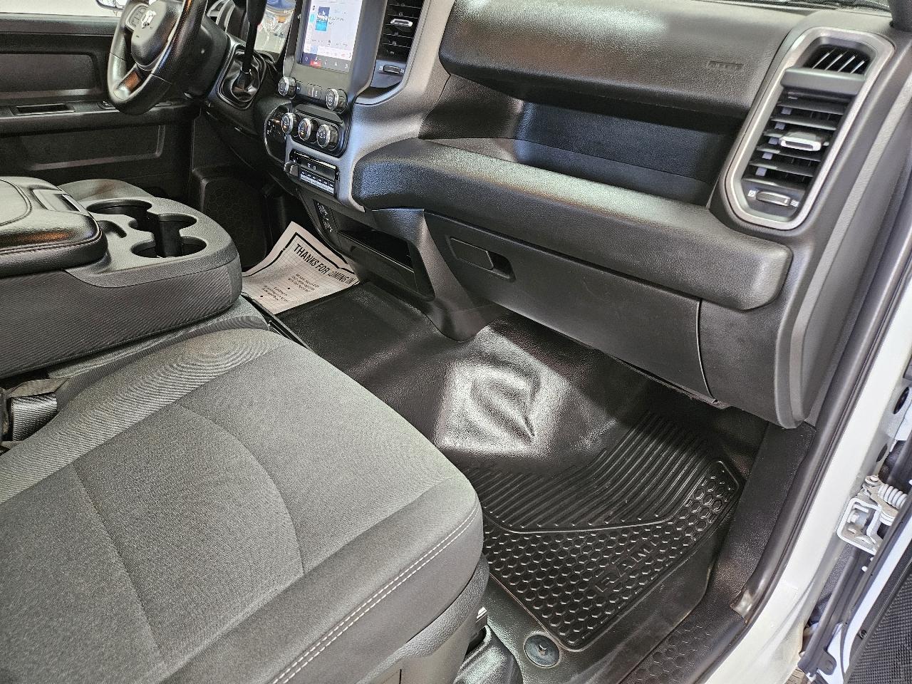 RAM 2500 Tradesman 4x4 Crew Cab 8' Box 2022