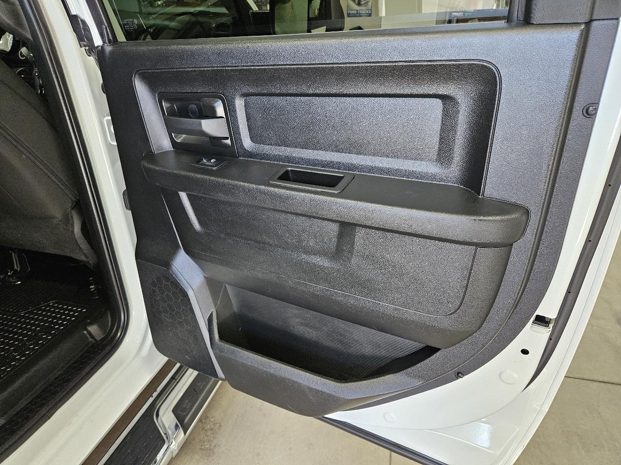 RAM 2500 Tradesman 4x4 Crew Cab 8' Box 2022