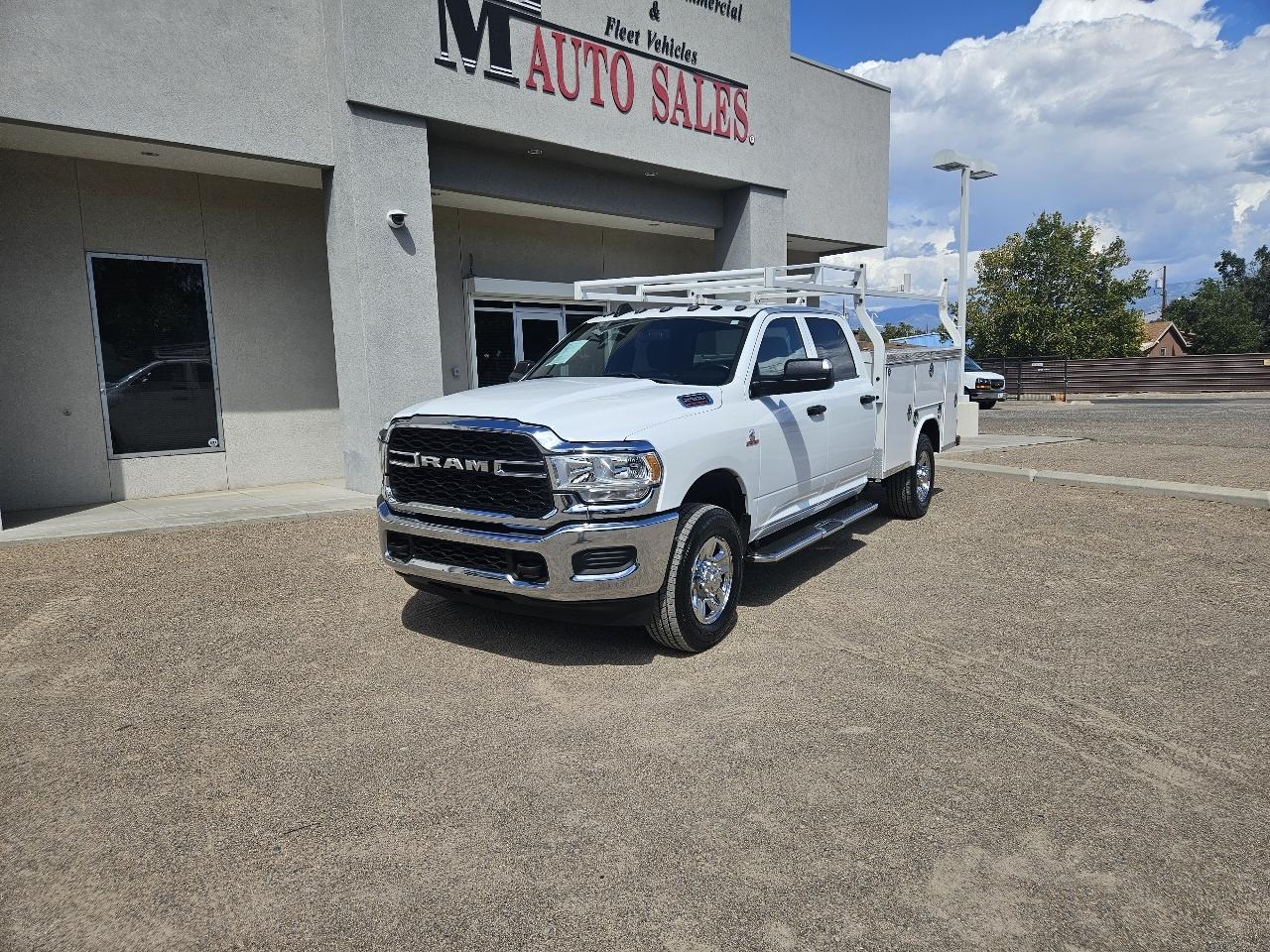 2022 RAM 2500 Tradesman 4x4 Crew Cab 8' Box