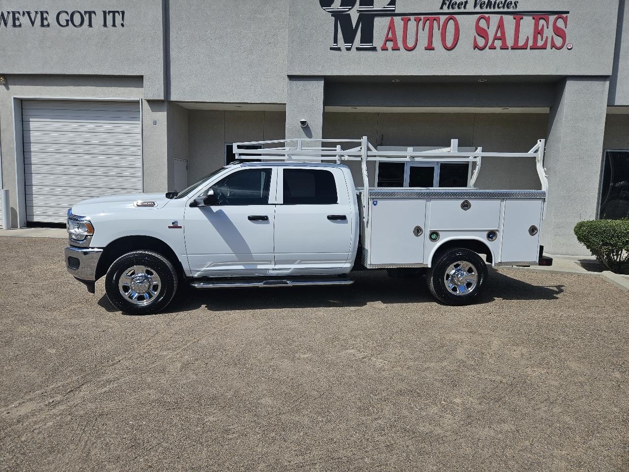 RAM 2500 Tradesman 4x4 Crew Cab 8' Box 2022