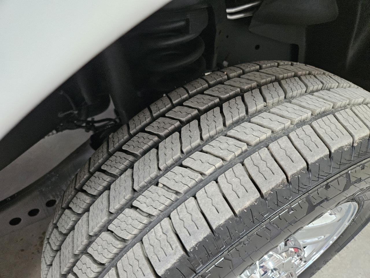 RAM 2500 Tradesman 4x4 Crew Cab 8' Box 2022