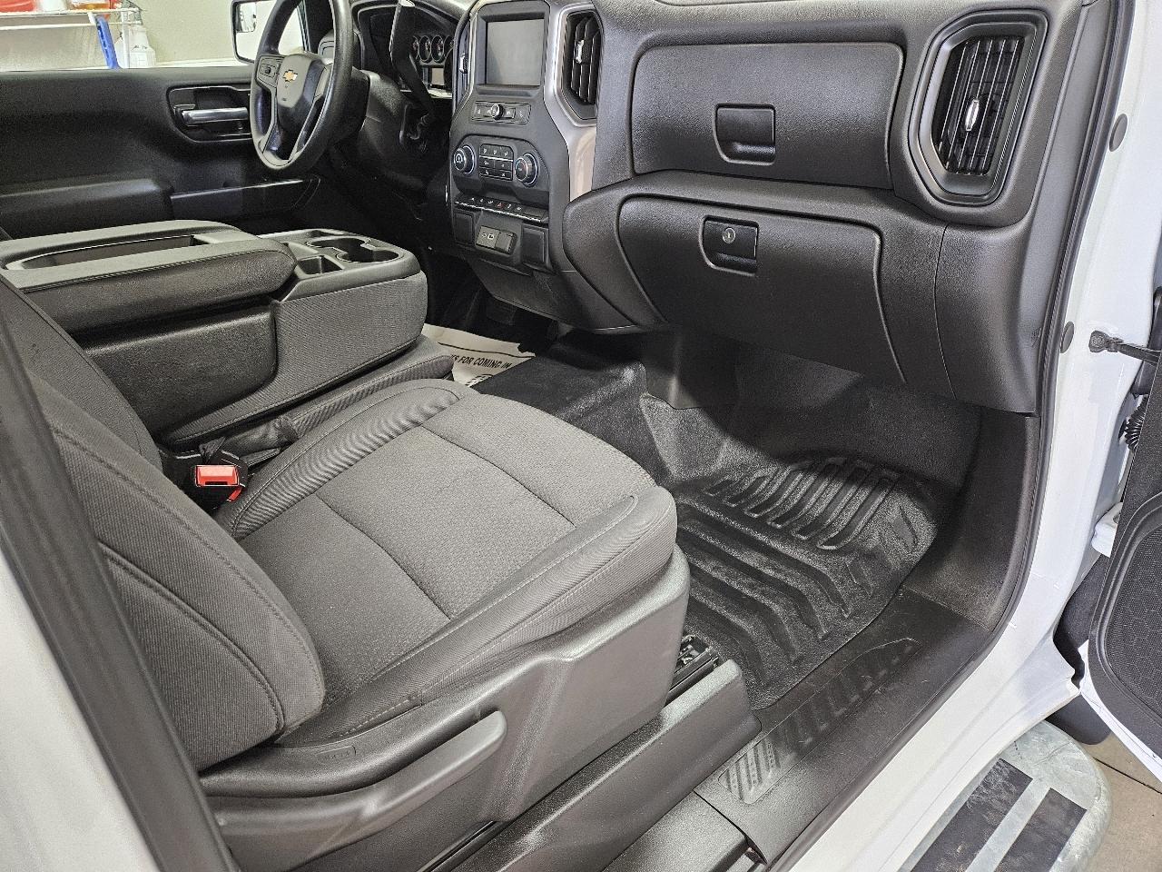 Chevrolet Silverado 1500 2WD Reg Cab 140" Work Truck 2025
