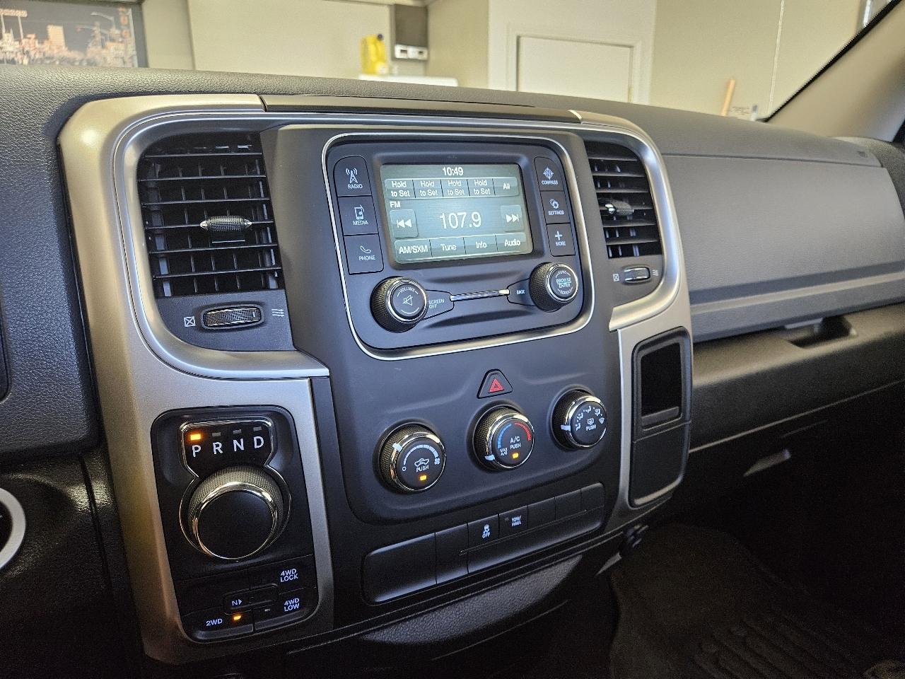 RAM 1500 Classic SLT 4x4 Reg Cab 8' Box 2019