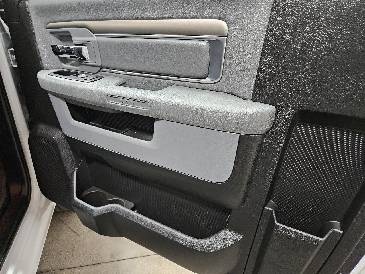 RAM 1500 Classic SLT 4x4 Reg Cab 8' Box 2019