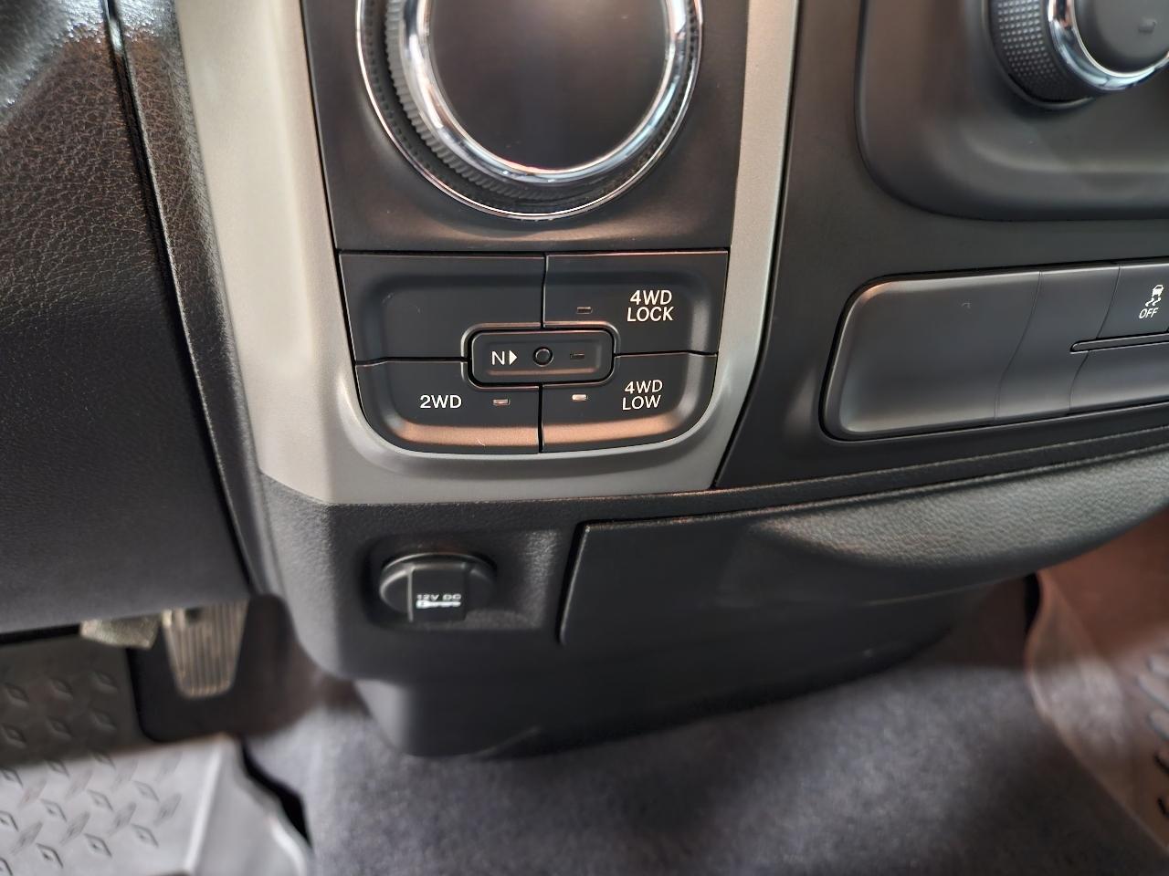 RAM 1500 Classic SLT 4x4 Reg Cab 8' Box 2019