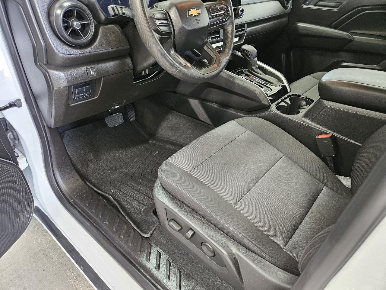Chevrolet Colorado 4WD Crew Cab WT 2024