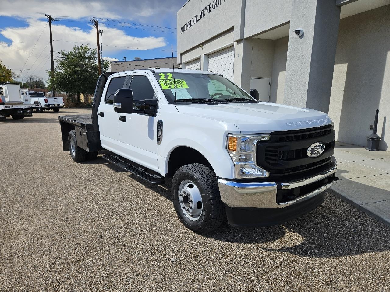 Ford Super Duty F-350 DRW XL 4WD Crew Cab 179" WB 60" CA 2022