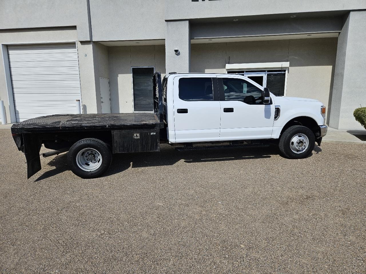 Ford Super Duty F-350 DRW XL 4WD Crew Cab 179" WB 60" CA 2022