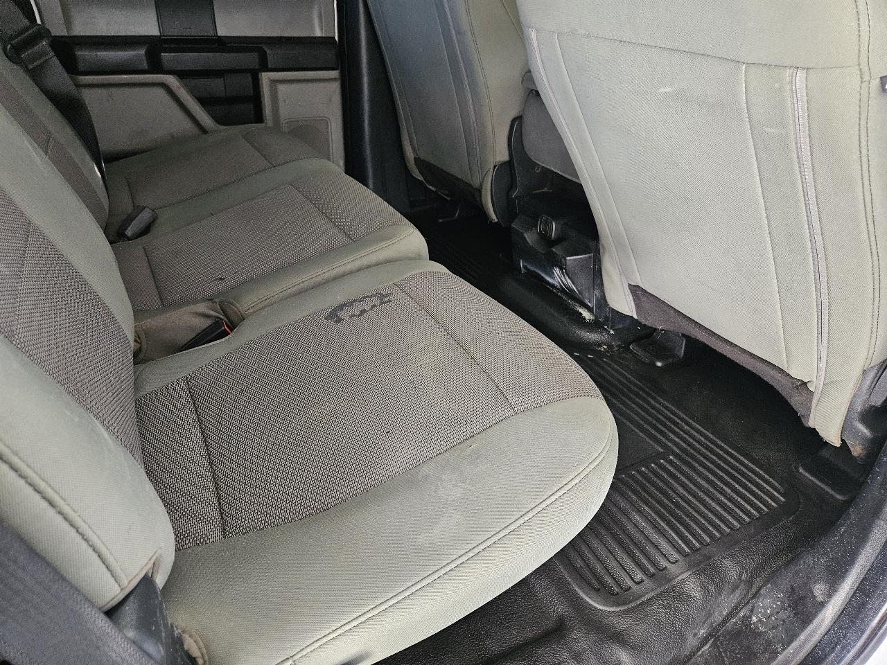 Ford Super Duty F-350 DRW XL 4WD Crew Cab 179" WB 60" CA 2022