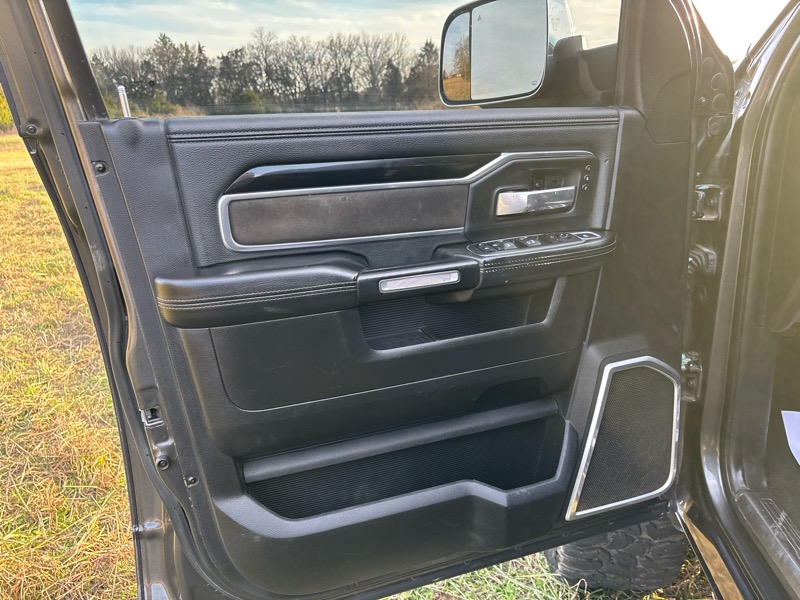 RAM 2500 Laramie Crew Cab SWB 4WD 2019