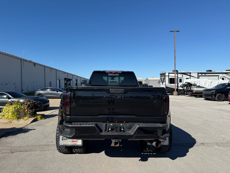 GMC Sierra 3500HD Denali Crew Cab 4WD 2021 GMC Sierra 3500HD Denali Crew Cab 4WD 2021
