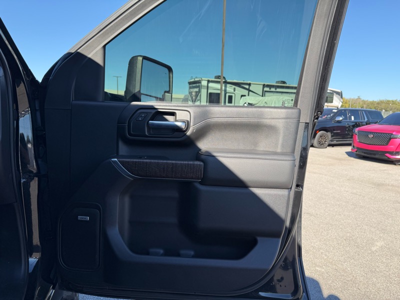 GMC Sierra 3500HD Denali Crew Cab 4WD 2021 GMC Sierra 3500HD Denali Crew Cab 4WD 2021