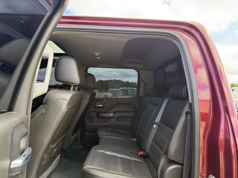 GMC Sierra 2500HD Denali Crew Cab 4WD 2016 GMC Sierra 2500HD Denali Crew Cab 4WD 2016